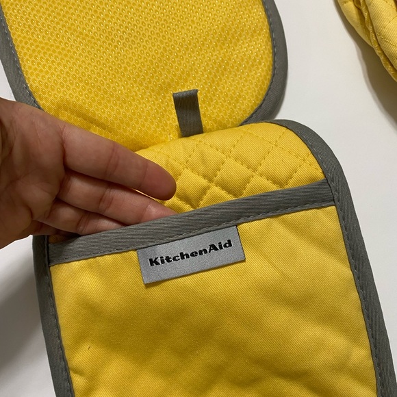 NWT Bundle of Pot holder & Mitt - Picture 4 of 4